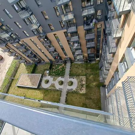 Brand-new 1bd In Prime Location Of 아파트 *